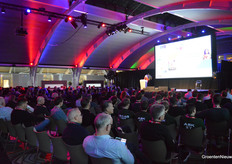 By 9 am, the hall was already well-filled. Ultimately, about 700 people walked around in Den Bosch during the day.